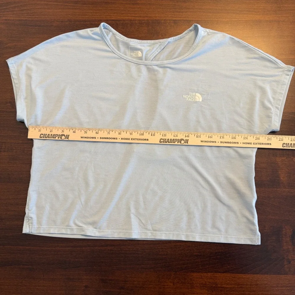 The North Face Blue Wander Crossback Short Sleeve Top Size S Activewear Gorpcore - Picture 2 of 6